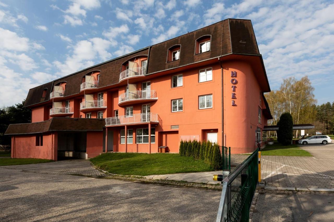 Hotel Svet Trebon Bagian luar foto